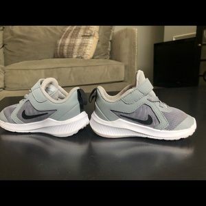 Nike Downshifter Toddler Boy Sneaker Size 5